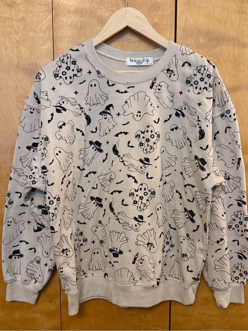 Wound Up Beige Cowboy Ghost Print Sweatshirt women size Large